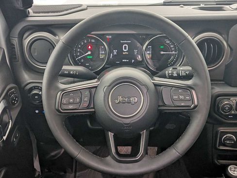 Used 2023 Jeep Wrangler Unlimited image 24