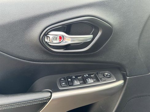 Used 2021 Jeep Cherokee Latitude Lux 80th Anniv w/ Quick Order Package 26U 80TH image 13