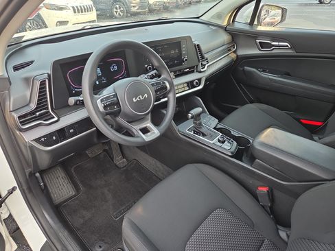 Used 2023 Kia Sportage LX AWD/4WD image 16