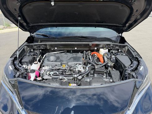 Used 2021 Toyota Venza LE image 23