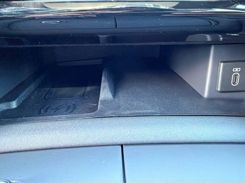 New 2026 Land Rover Discovery Dynamic SE image 31