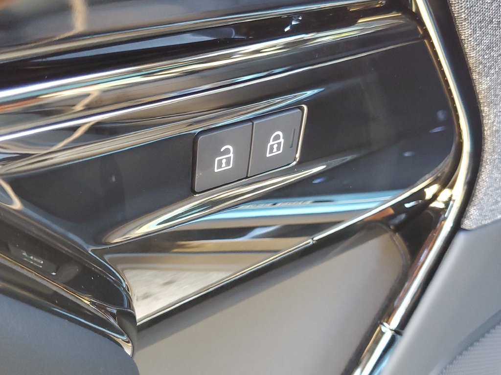 New 2026 Land Rover Range Rover Sport Dynamic SE AWD/4WD image 10