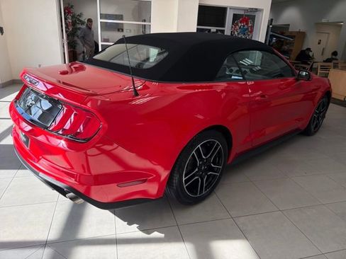 Used 2020 Ford Mustang Premium image 7