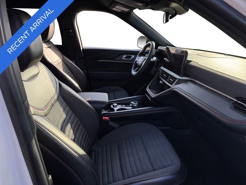 Certified 2025 Ford Explorer ST-Line w/ Premium Package image 15