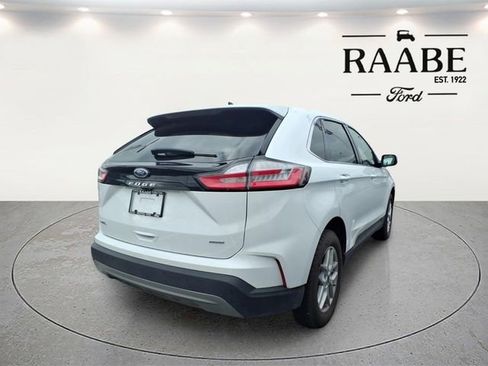 Used 2024 Ford Edge SEL AWD/4WD image 9
