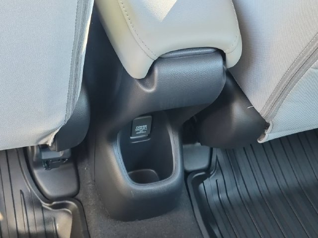 Used 2022 Honda HR-V LX image 29