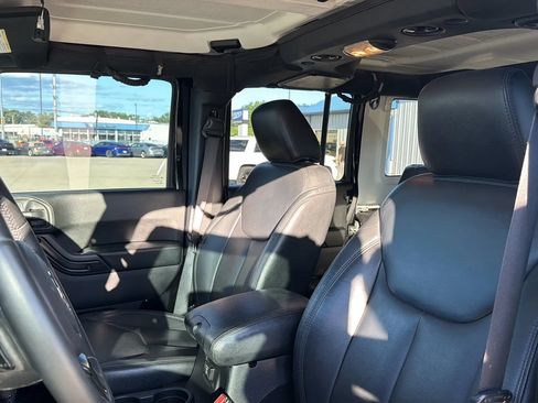 Used 2017 Jeep Wrangler Unlimited Sahara AWD/4WD image 42