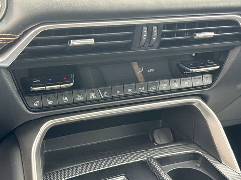 Certified 2025 MAZDA CX-70 Plug-In Hybrid w/ Premium Plus AWD/4WD image 22