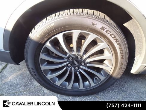 Used 2022 Lincoln Aviator Reserve w/ Equipment Group 201A RWD image 12