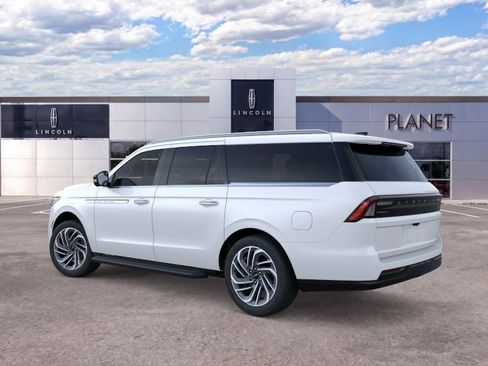 New 2026 Lincoln Navigator L Premier AWD/4WD image 4