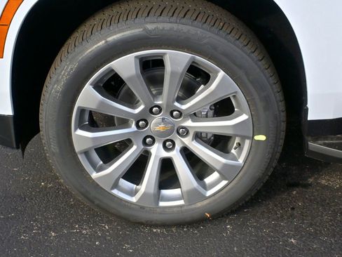 Used 2026 Chevrolet Suburban Premier w/ Sun And Tow Package image 37