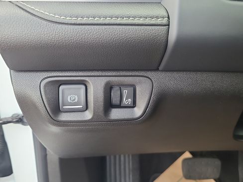 Used 2023 GMC Acadia SLT AWD/4WD image 13