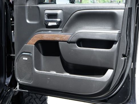 Used 2017 GMC Sierra 2500 Denali w/ Duramax Plus Package AWD/4WD image 41