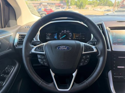 Used 2015 Ford Edge Titanium w/ Equipment Group 301A AWD/4WD image 17