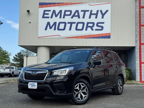 Used 2019 Subaru Forester Premium AWD/4WD image 1