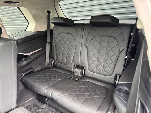 Used 2023 BMW X7 xDrive40i w/ Premium Package AWD/4WD image 36