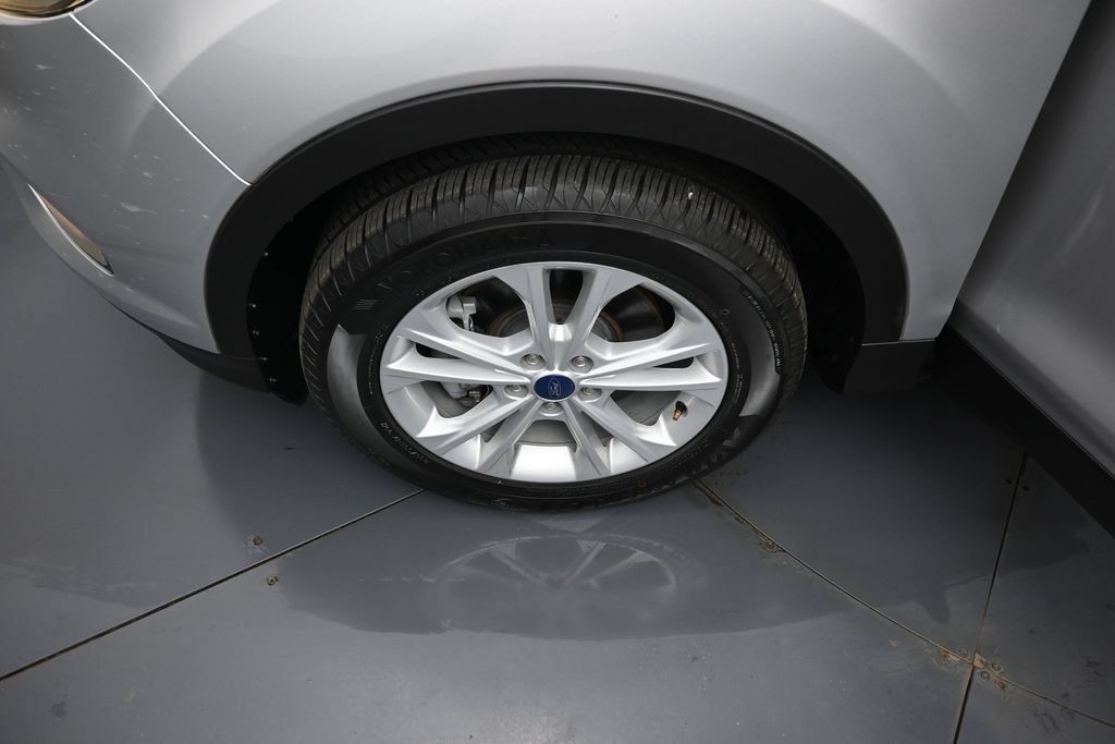 Used 2017 Ford Escape SE AWD/4WD image 35