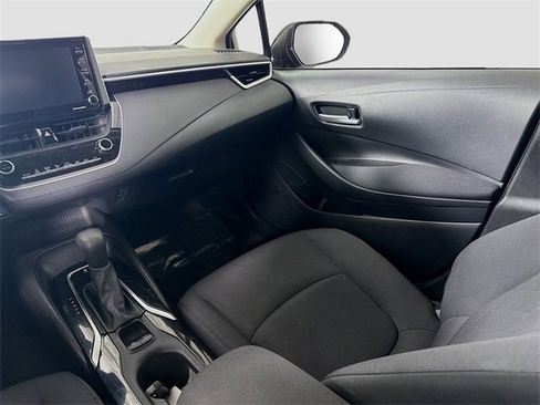 Used 2021 Toyota Corolla LE image 21