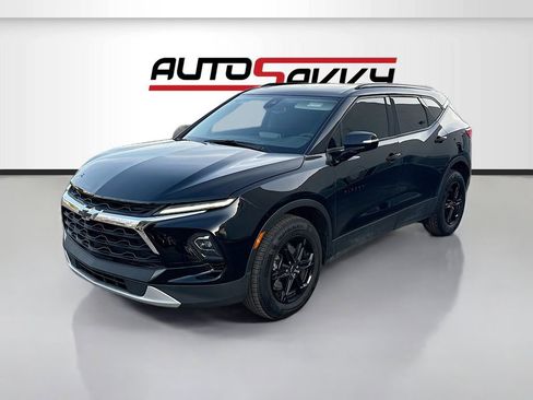 Used 2023 Chevrolet Blazer LT w/ Midnight/Sport Edition FWD image 3