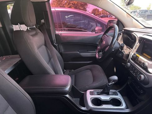 Used 2022 Chevrolet Colorado LT w/ Fleet Safety Package RWD image 3