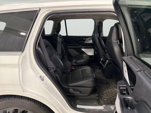 Used 2021 Lincoln Aviator Reserve w/ Equipment Group 210A AWD/4WD image 14