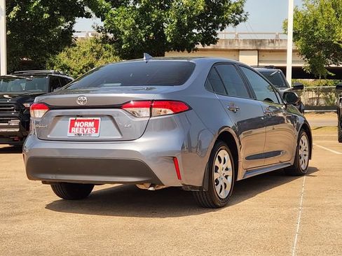 Used 2025 Toyota Corolla LE FWD image 3