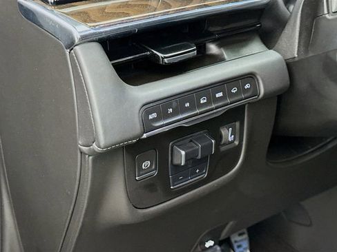 Used 2023 Cadillac Escalade ESV Sport Platinum w/ LPO, ONYX Package image 8