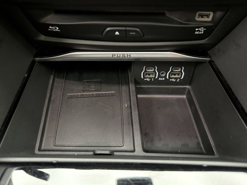 Used 2021 Chrysler Pacifica Pinnacle image 18