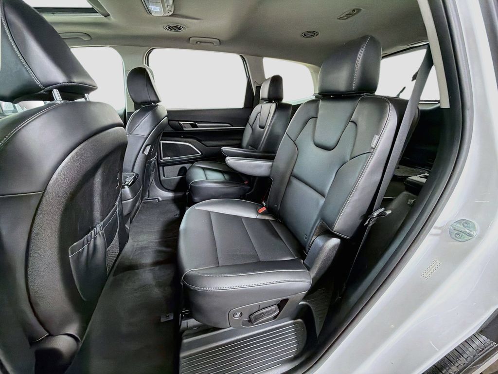 Used 2024 Kia Telluride S w/ S Sunroof Package FWD image 27