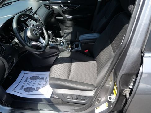 Used 2018 Nissan Rogue SV FWD image 10