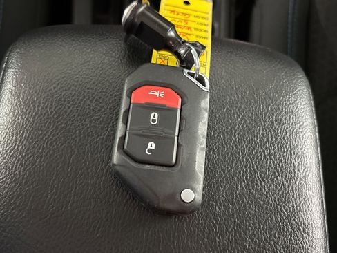 Used 2025 Jeep Wrangler Unlimited Rubicon 4xe w/ Safety Group AWD/4WD image 33
