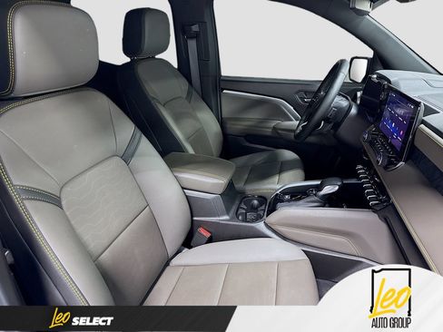 Used 2025 Chevrolet Colorado ZR2 w/ Technology Package AWD/4WD image 33