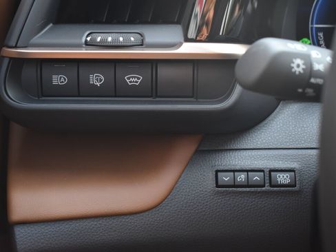 Certified 2025 Toyota Crown Signia w/ Advanced Technology Package AWD/4WD image 15