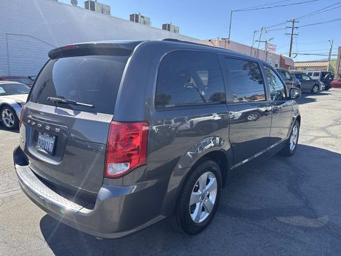 Used 2017 Dodge Grand Caravan w/ SE Plus Package FWD image 6