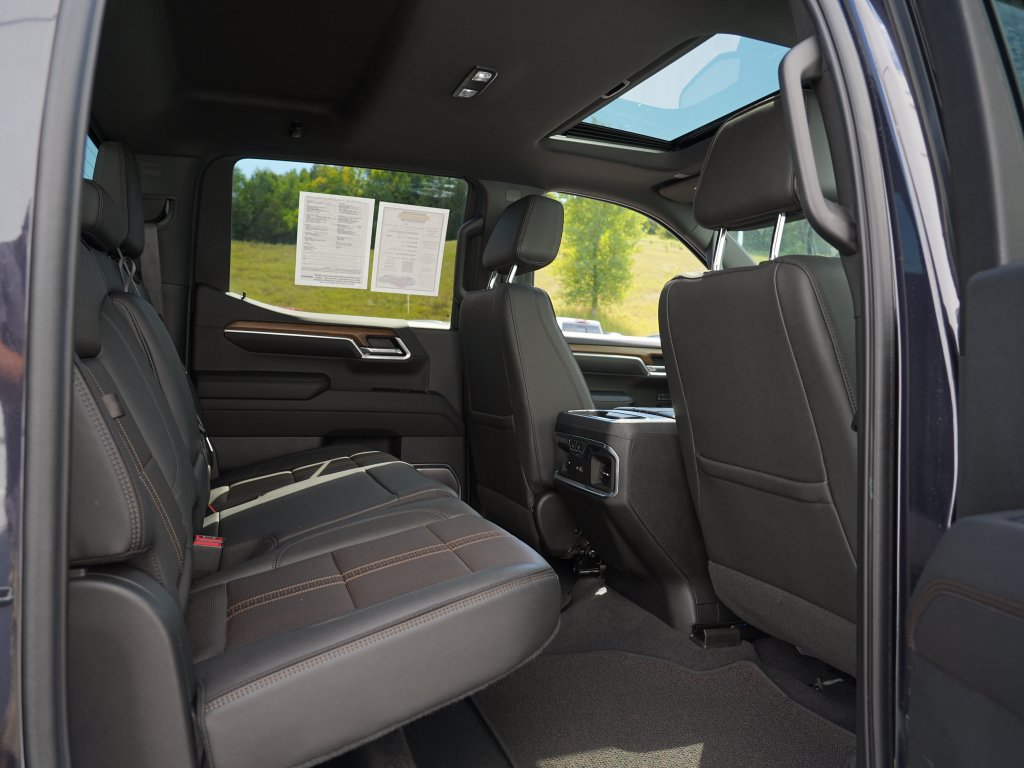 Certified 2022 Chevrolet Silverado 1500 High Country AWD/4WD image 30