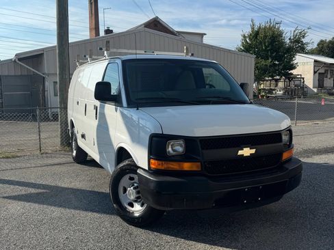 Used 2012 Chevrolet Express 2500 RWD image 1