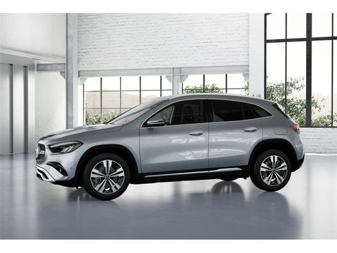 New 2025 Mercedes-Benz GLA 250 4MATIC image 36
