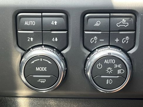 New 2026 GMC Sierra 2500 AT4 w/ AT4 Premium Plus Package AWD/4WD image 31