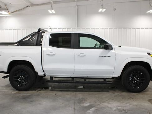 New 2025 Chevrolet Colorado Z71 w/ Midnight Edition AWD/4WD image 11