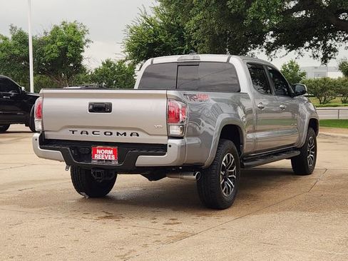 Used 2021 Toyota Tacoma TRD Sport w/ Technology Package AWD/4WD image 3