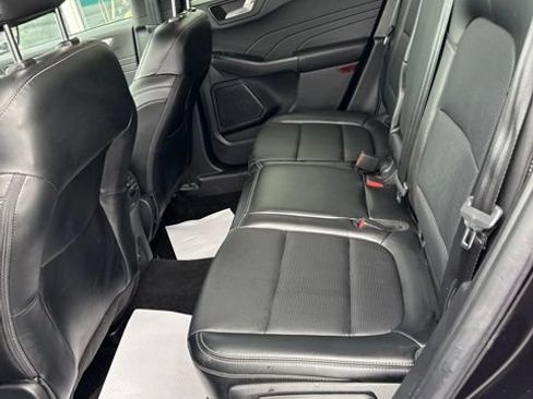 Used 2025 Ford Escape Platinum AWD/4WD image 21