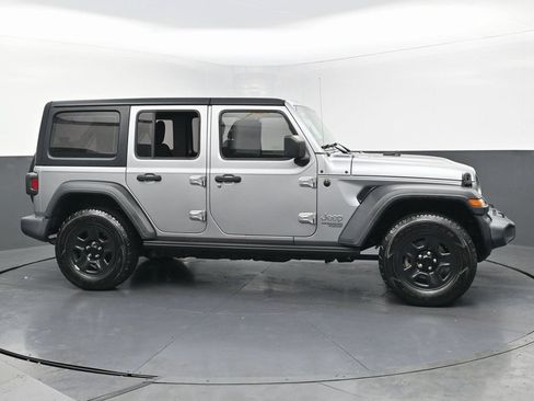 Used 2021 Jeep Wrangler Unlimited Sport AWD/4WD image 6