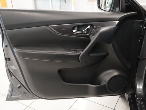 Used 2020 Nissan Rogue S w/ Special Edition Package AWD/4WD image 16