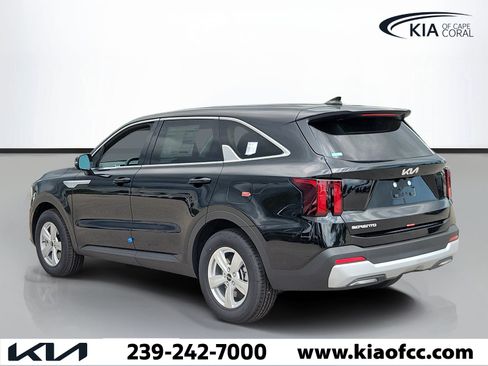New 2026 Kia Sorento LX FWD image 4