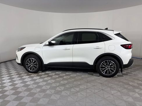 Used 2023 Ford Escape SE w/ Class II Trailer Tow Package FWD image 4