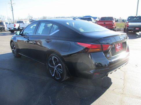 Used 2023 Nissan Altima 2.5 SR w/ SR Premium Package image 7