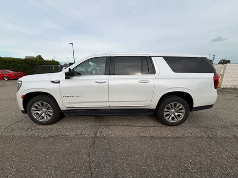 Used 2022 GMC Yukon XL Denali AWD/4WD image 8