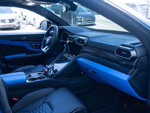 Used 2022 Lamborghini Urus image 22