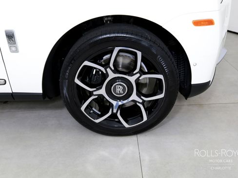 Used 2020 Rolls-Royce Cullinan image 38