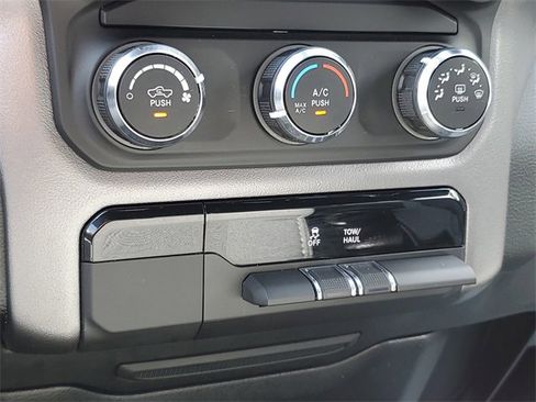 Used 2021 RAM 1500 Big Horn image 15